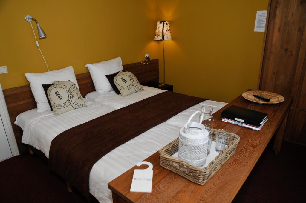 Hotel Restaurant It Posthus Birdaard エクステリア 写真